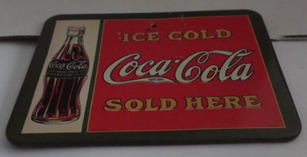 09232-14 € 1,50 coca cola ijzeren plaatje ( 1x met gaatje) 11x8 cm.jpeg
